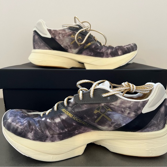 Unisex Adidas Adizero Adios Pro 2 Tme                         6 1/2M / 7 1/2 WMN - Picture 1 of 9